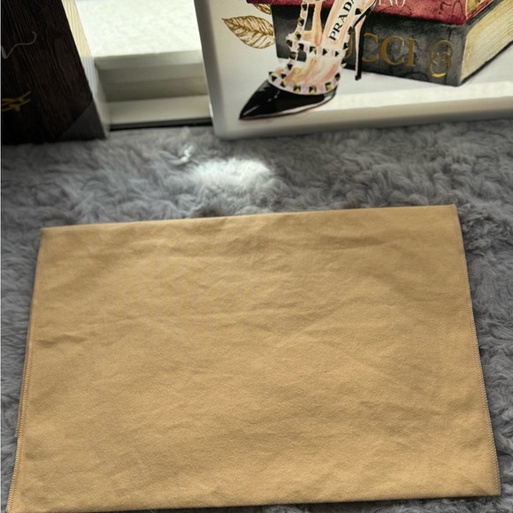 Louis Vuitton Dust Bag - Picture 2 of 5